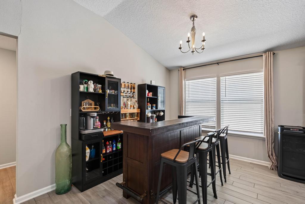 4 bedrooms 3 bathrooms - Cu-de-sac @ Alta Lakes Community - Ideal location property image