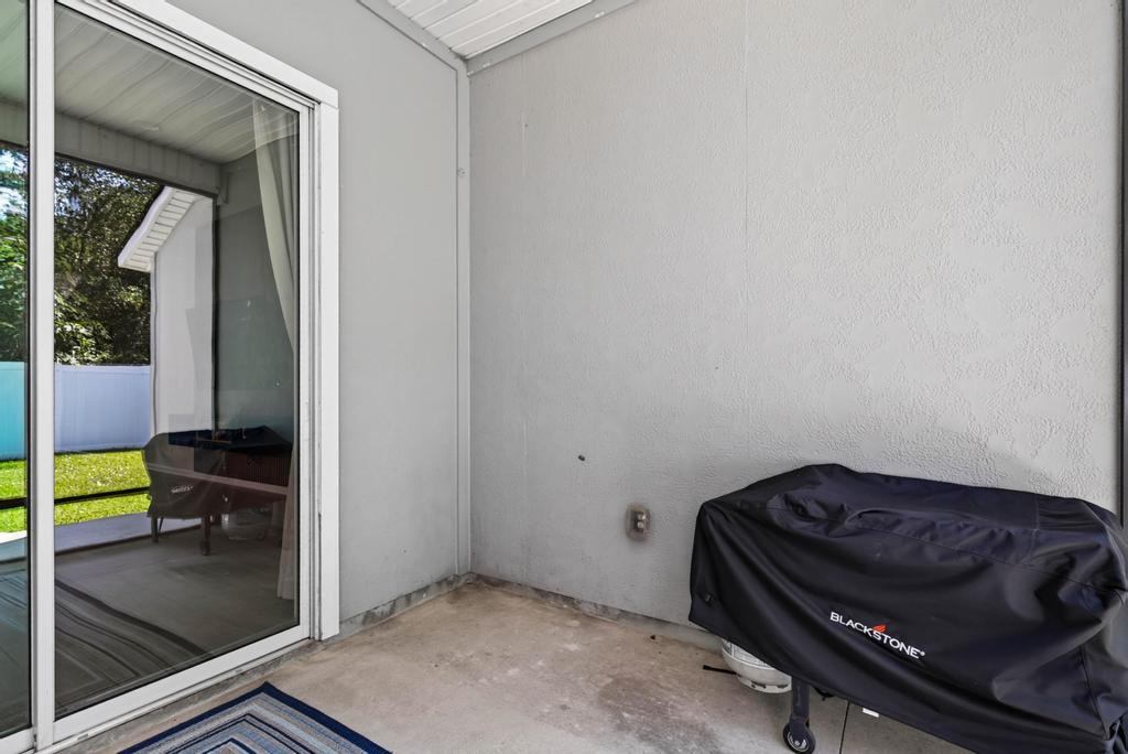 4 bedrooms 3 bathrooms - Cu-de-sac @ Alta Lakes Community - Ideal location property image