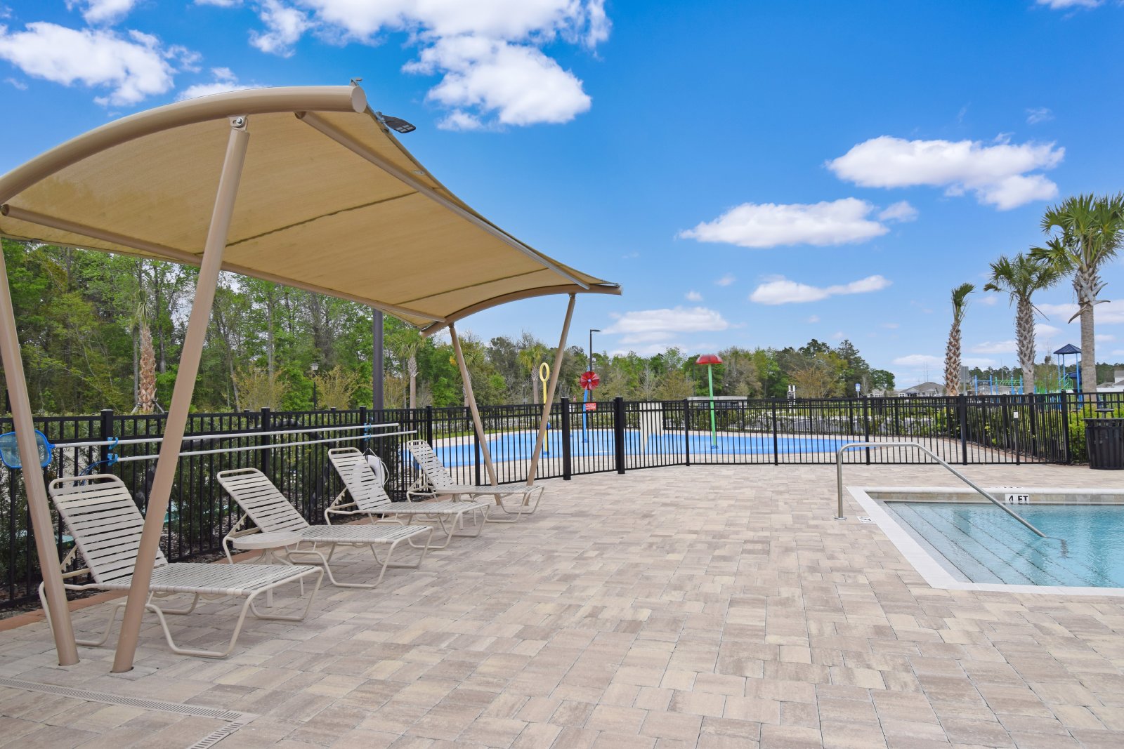 4 bedrooms 3 bathrooms - Cu-de-sac @ Alta Lakes Community - Ideal location property image