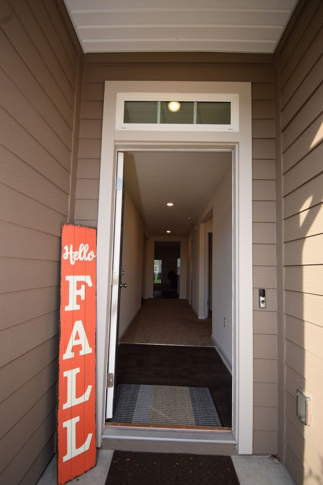 Alta Lakes Living! 4BR Home with Water View & Pool & Amenities Access property image